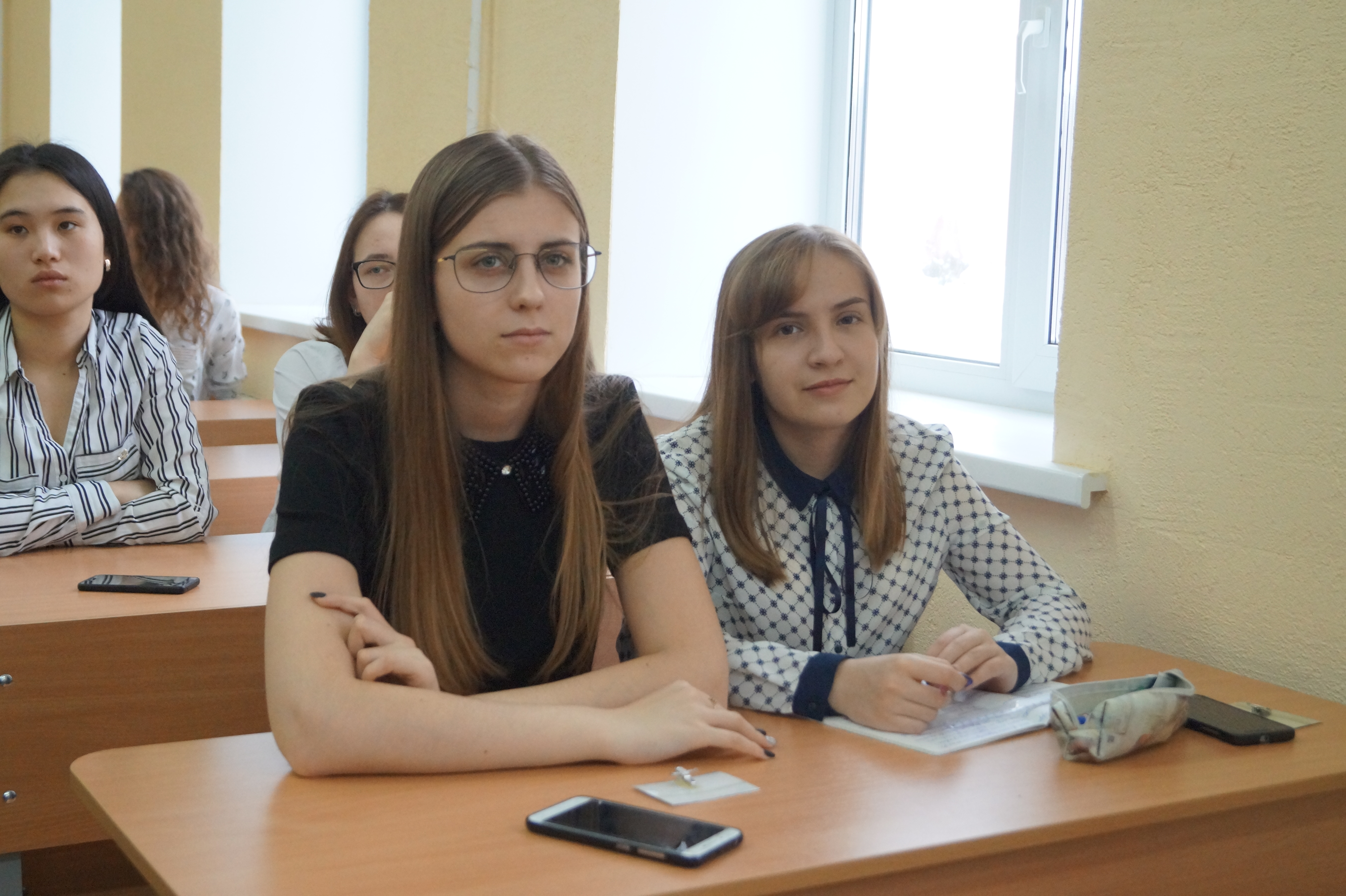 студенты