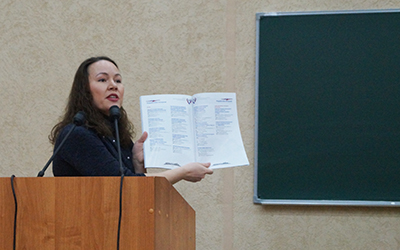кандидат культурологии Светлана Дмитриевна Бакулина вместе с президентом ОРОО «Центр развития туризма “Увлечен и Я”» Марией Васильевной Боровиковой провели презентацию проекта «Живые уроки»