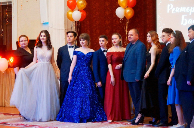 В ОмГПУ прошёл Ректорский бал 2023