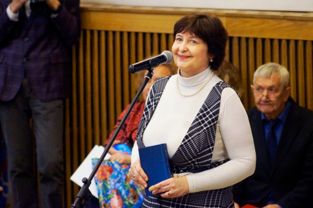 презентация книги «„О город мой родной...“ Стихи об Омске»