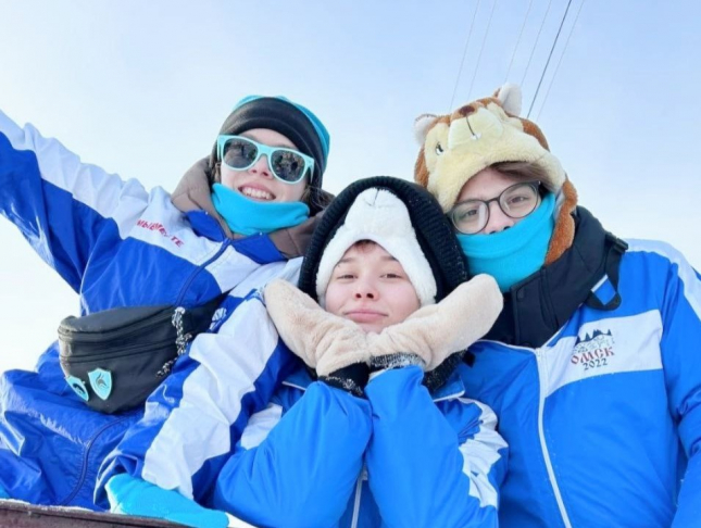 Студенты ОмГПУ помогают ветеранам труда, инвалидам и семьям мобилизованных в Усть-Ишимском районе Омской области