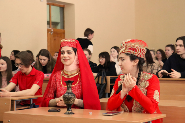 В ОмГПУ отметили Международный день родного языка