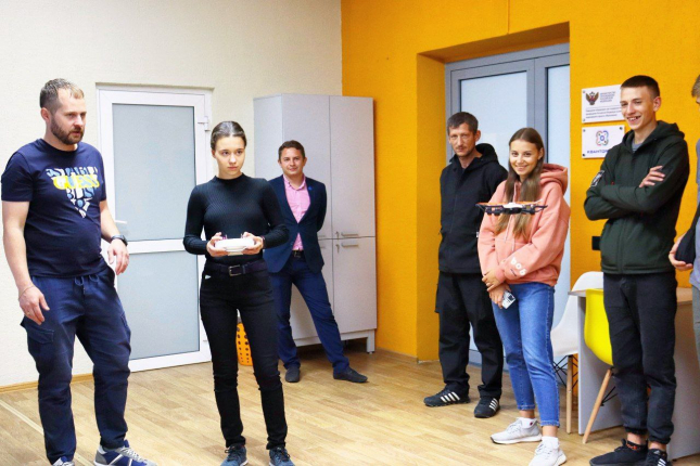 Школьники из Стаханова побывали на экскурсии в кванториуме и технопарке ОмГПУ